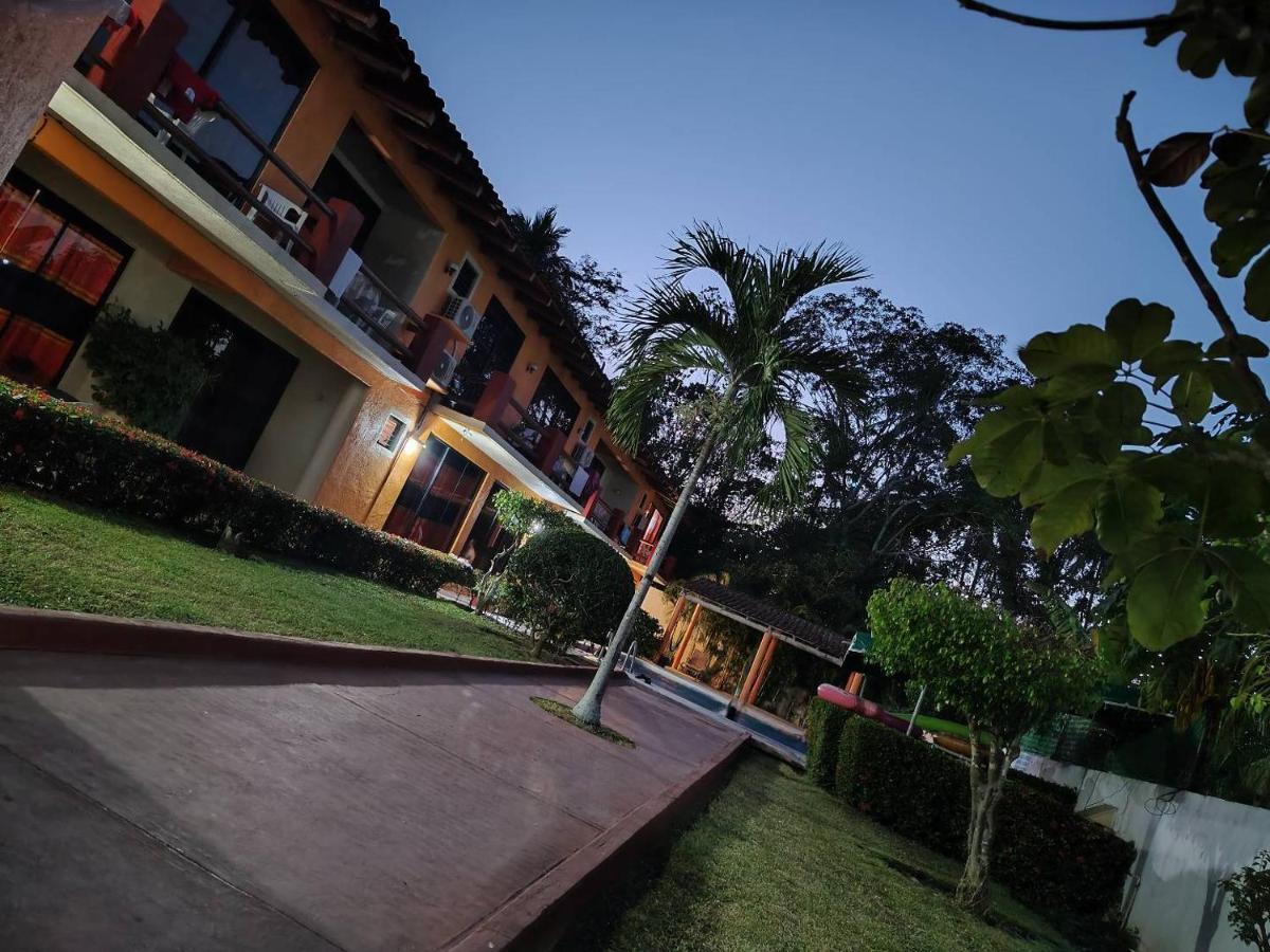 Hotel J.B. Zihuatanejo Dış mekan fotoğraf