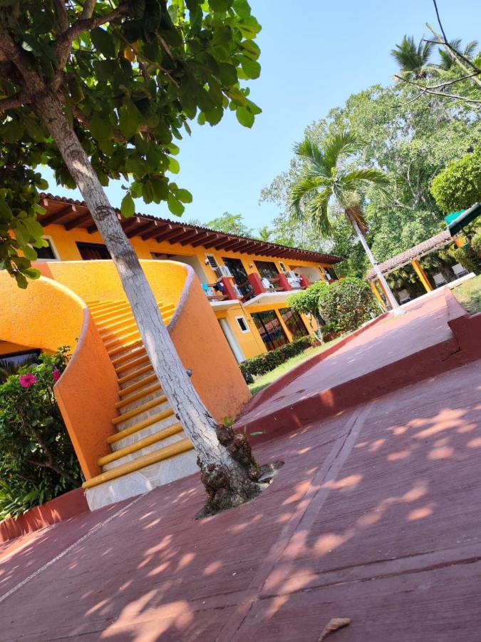 Hotel J.B. Zihuatanejo Dış mekan fotoğraf