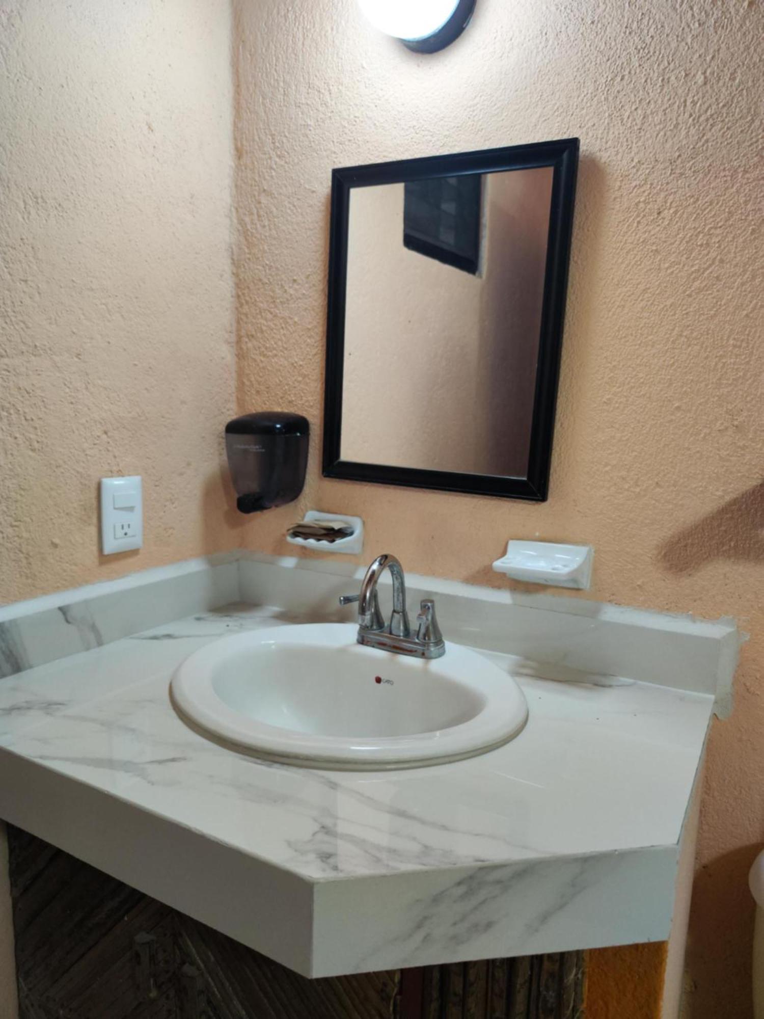 Hotel J.B. Zihuatanejo Dış mekan fotoğraf