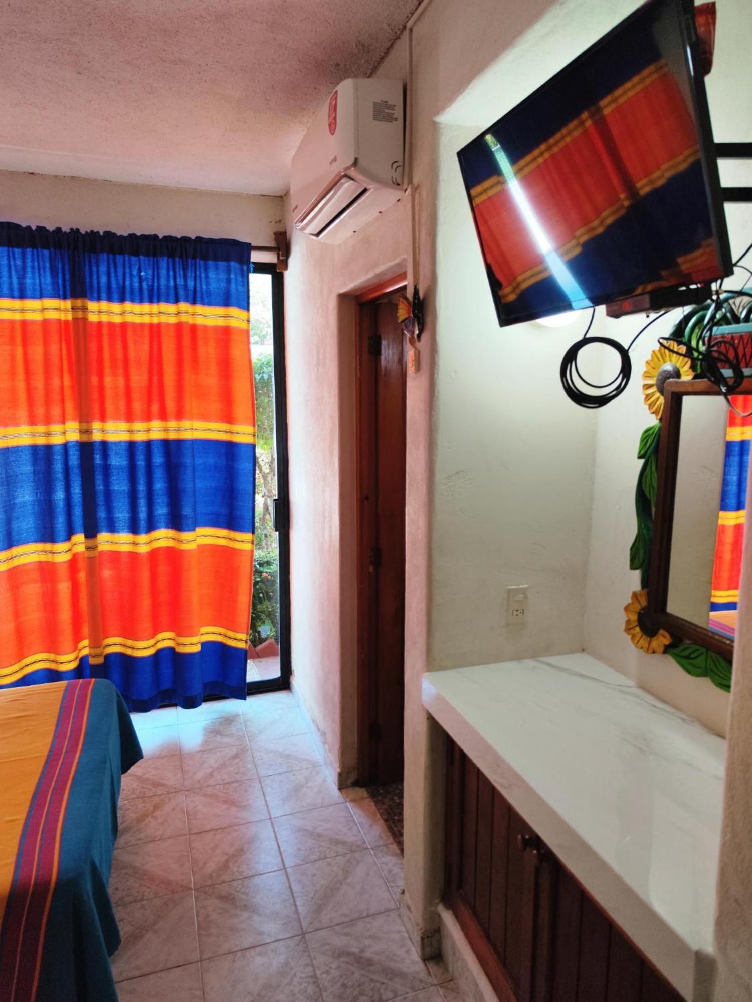Hotel J.B. Zihuatanejo Dış mekan fotoğraf