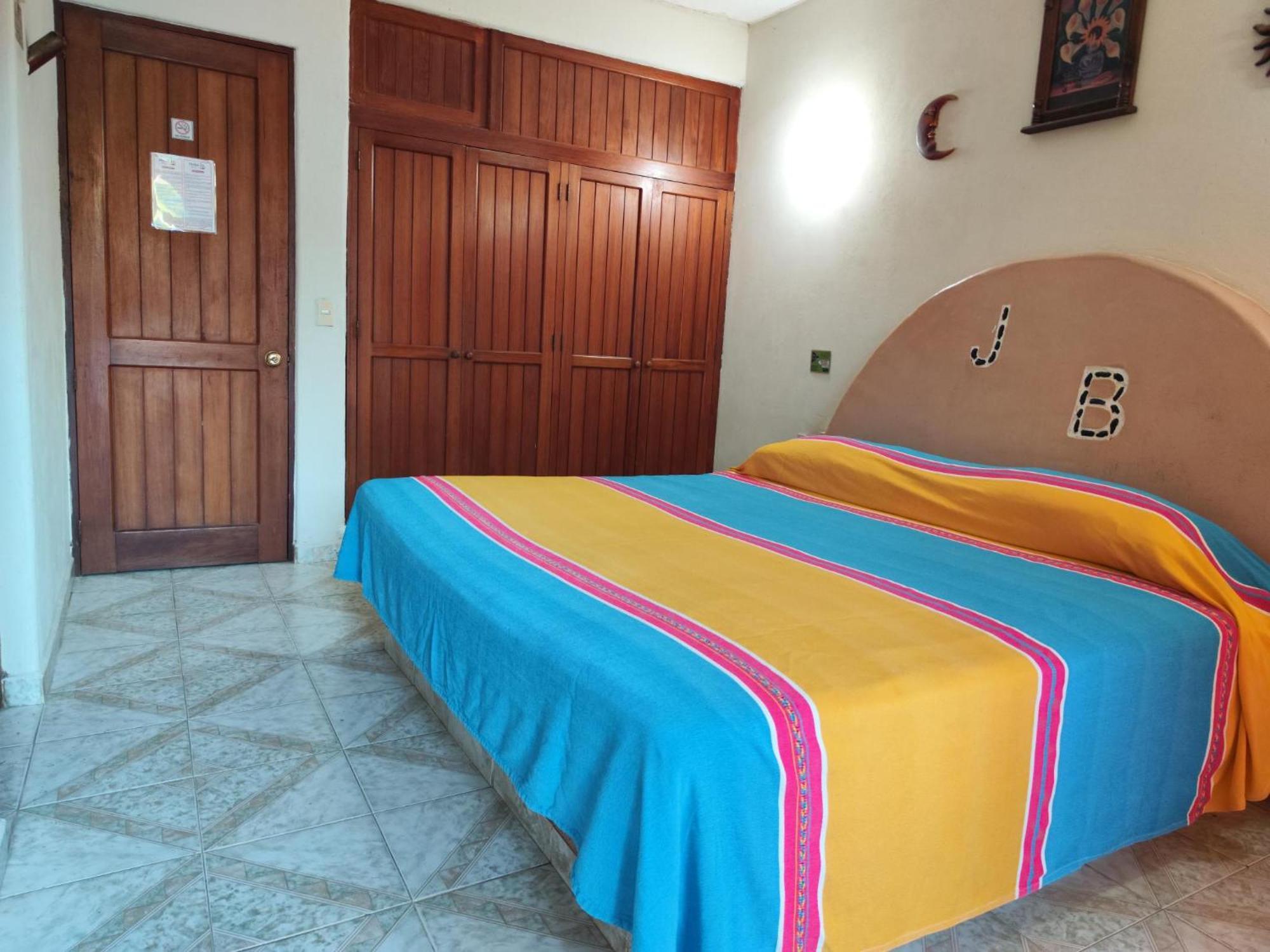 Hotel J.B. Zihuatanejo Dış mekan fotoğraf